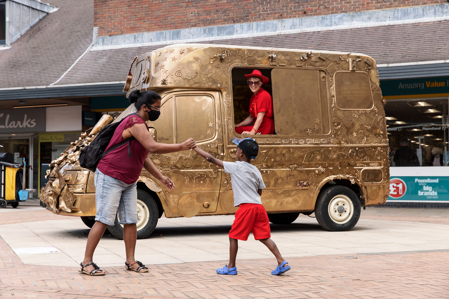Sadie-Hennessy-Golden-Years-Estuary-2021-Photo-Rob-Harris-(Low-Res)-26